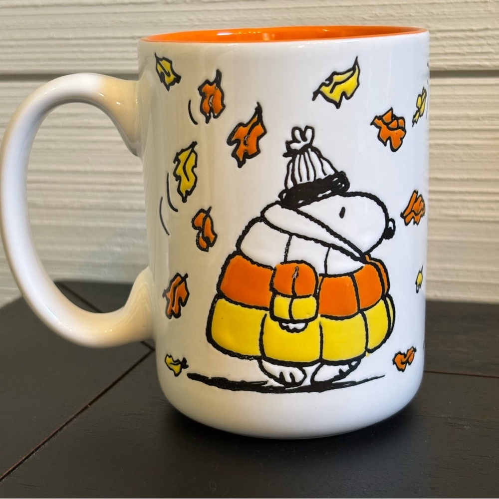 Peanuts Snoopy Candy Corn Puffer Jacket Fall Halloween Coffee Tea Mug Cup‎ NEW